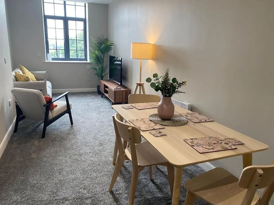 Chic Mill Conversion Beside Piece Hall & Eureka! Halifax Holiday home